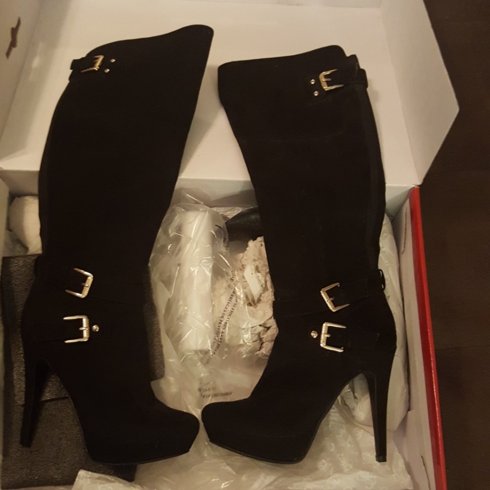 Guess boots